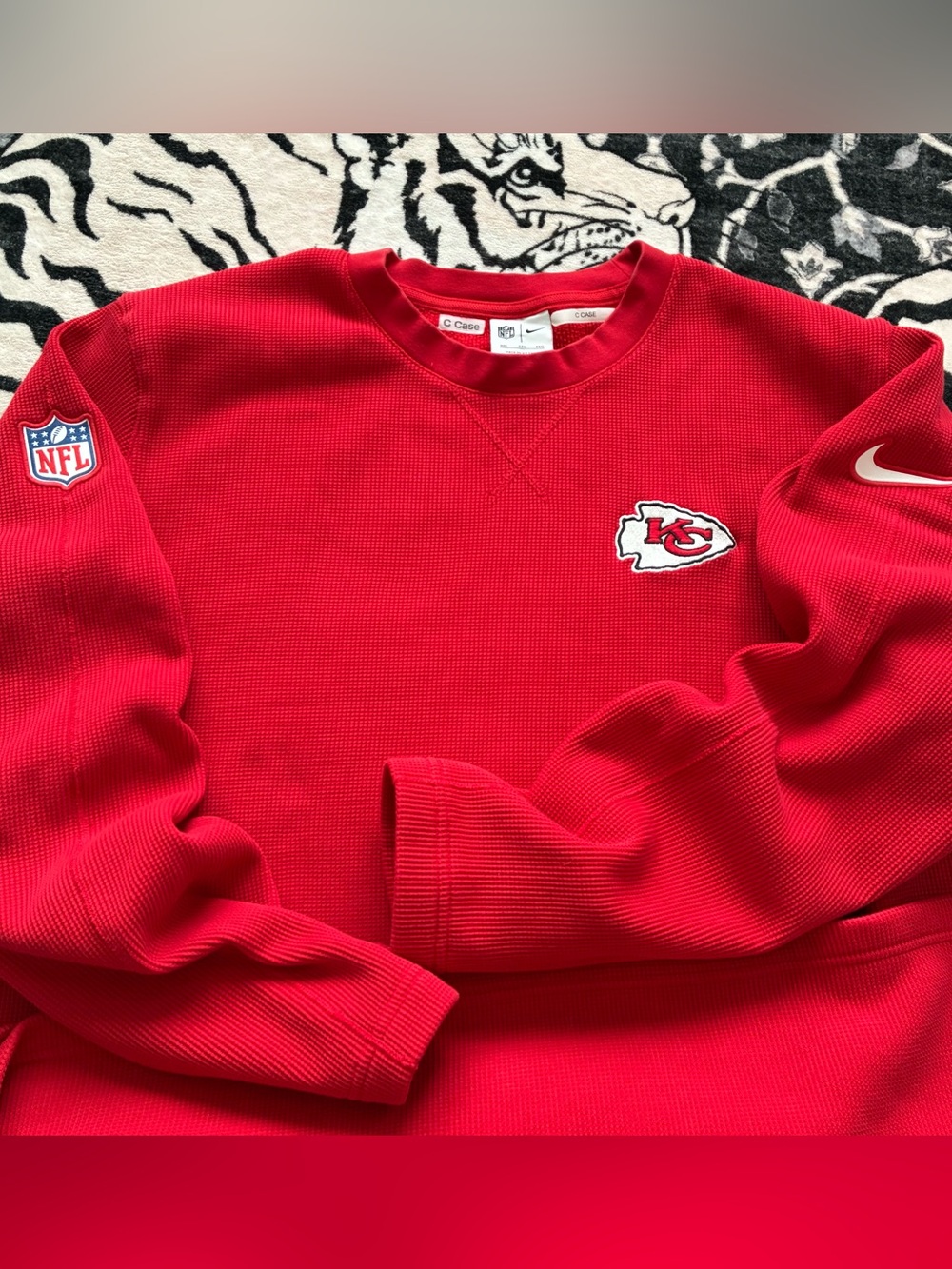 000 - NIKE KANSAS CITY CHIEFS NFL FOOTBALL CREWNECK THERMAL STYLE SWEATSHIRT